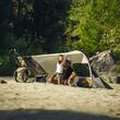 Accesoriu Thule Sun and Wind Tarp - protectie pentru soare și vânt compatibila cu Thule Chariot si Urban Glide, Beige